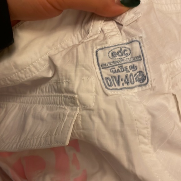 EDC by Esprit White Cargo Parachute Pants with Prints 100% cotton. - Picture 4 of 7